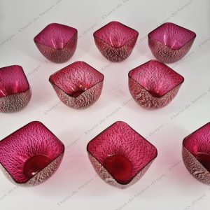 9 belles coupes à dessert en cristal rose vif,peigné argent.