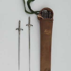 Superbe suite de 8 attelets en argent dans leur fourreau