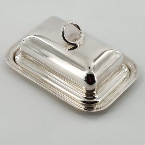 Beurrier couvert en métal argenté, orfèvre Christofle,modèle Vertigo,design Andrée Putman.