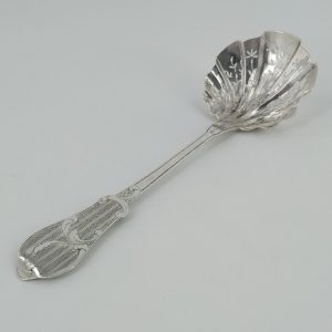 Cuillère à saupoudrer en argent , époque art nouveau