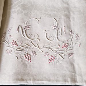 Nappe en damassé de lin,très beau monogramme CJ.