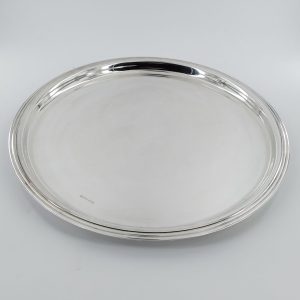 Joli plateau rond à galerie en métal argenté, orfèvre Christofle.