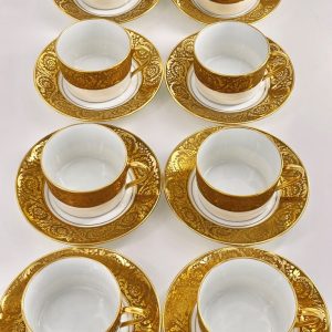Magnifique suite de 8 paire-tasses à thé en porcelaine de Limoges