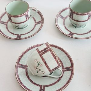Superbe service à café en porcelaine de Limoges, vert céladon , maison Raynaud , décor floral , 27 pièces.