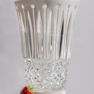 Rare vase en cristal doublé blanc, modèle Tommyssimo, cristalleries de Saint Louis